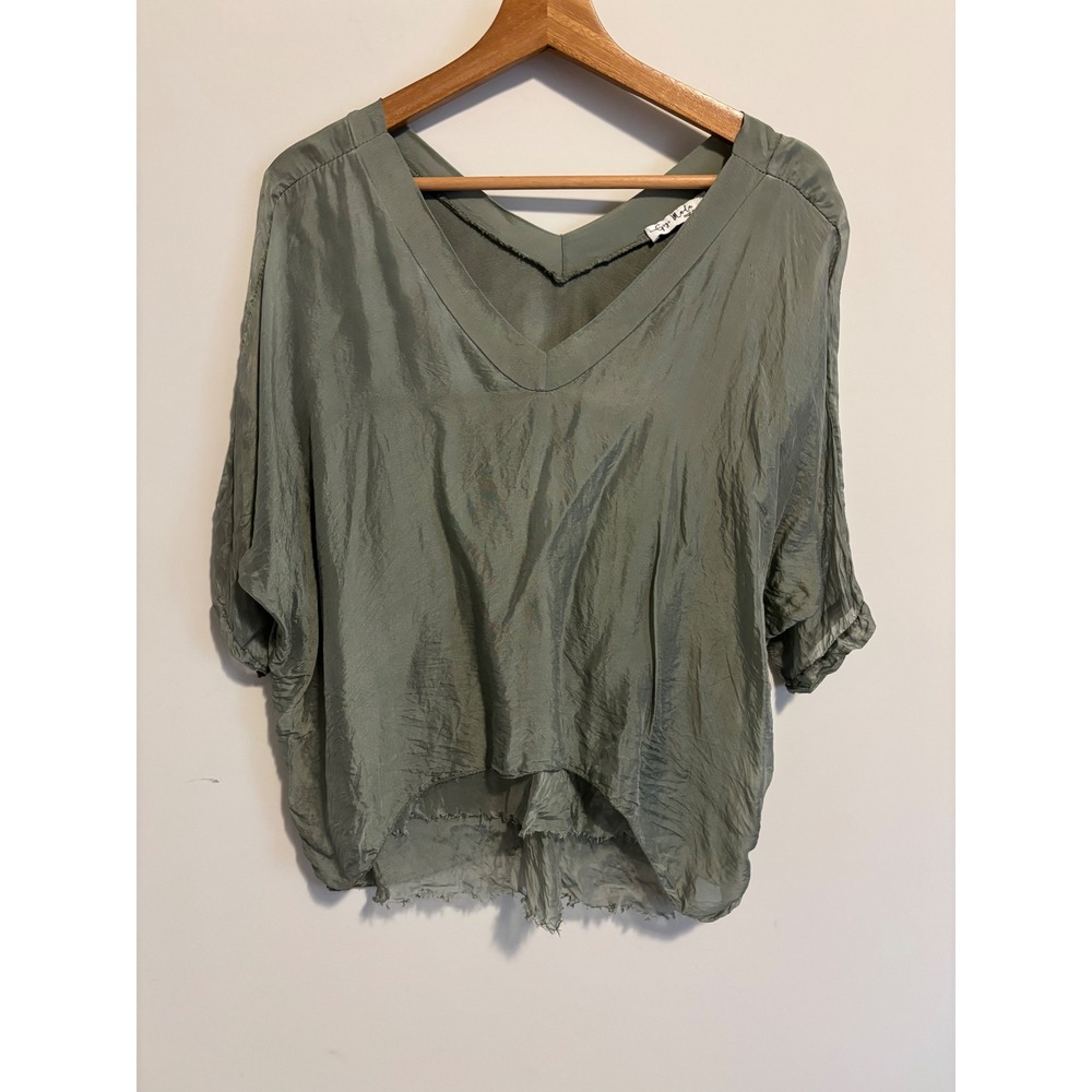 Gigi Moda Italy Sage Green Silk Blend V-Neck Dolman Sleeve Raw Hem Layered Top